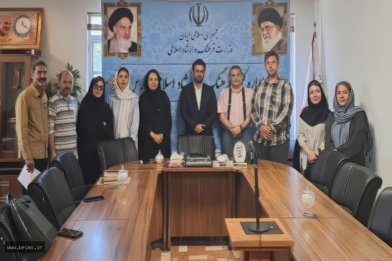 نشست اعضاء هیئت مؤسس انجمن با مدیر کل فرهنگ و ارشاد فارس